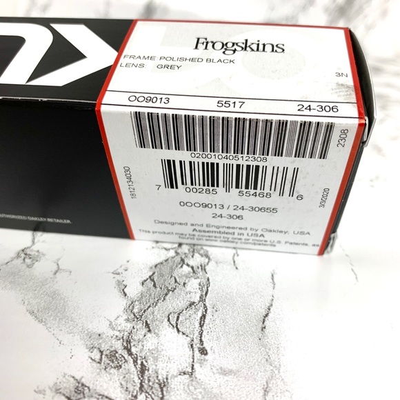 Oakley Black Frogskins with Black Lens - Picture 2 of 8